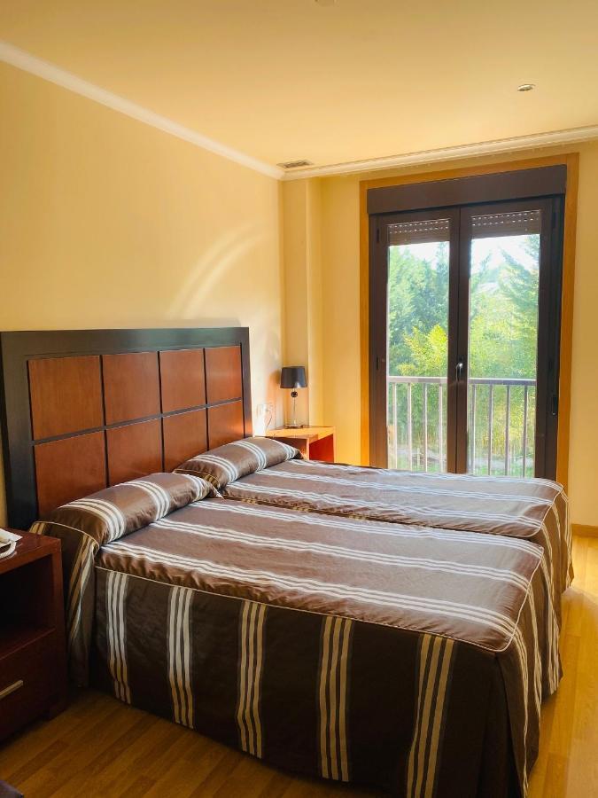 Hotel Av Apartamentos Lobios Zewnętrze zdjęcie