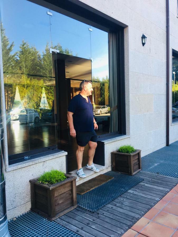 Hotel Av Apartamentos Lobios Zewnętrze zdjęcie
